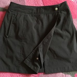 Black Athleta Skirt/Skort: Sz 4. Adjustable waist.